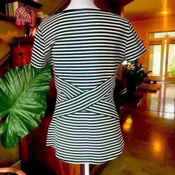 New York & Company Stretch white and black shirt. Size M. NWOT poly/spandex mix - Picture 10 of 14